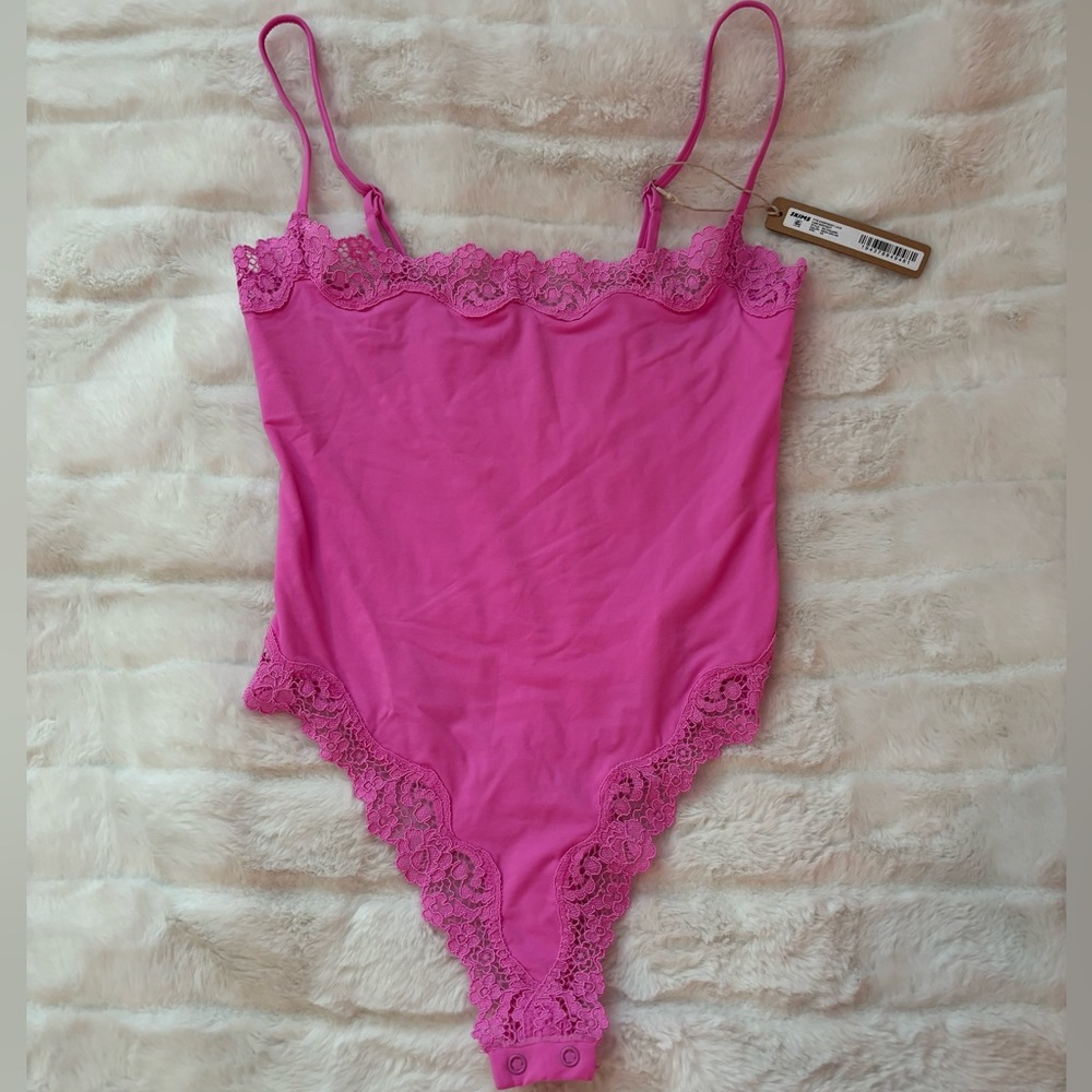 sold SKIMS Fits Everybody Lace Cami Bodysuit